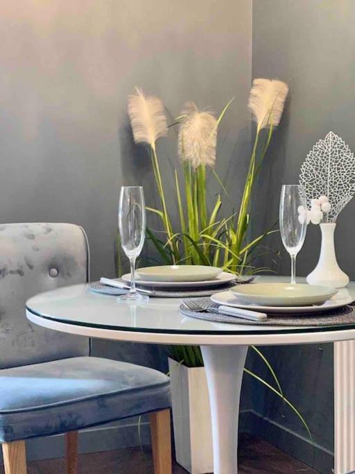 Atlant Luxury Apartments On Golovna Навпроти Тц Депот, Безконтактне Заселення Chernivtsi Εξωτερικό φωτογραφία