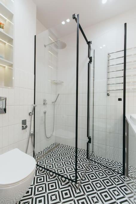 Atlant Luxury Apartments On Golovna Навпроти Тц Депот, Безконтактне Заселення Chernivtsi Εξωτερικό φωτογραφία