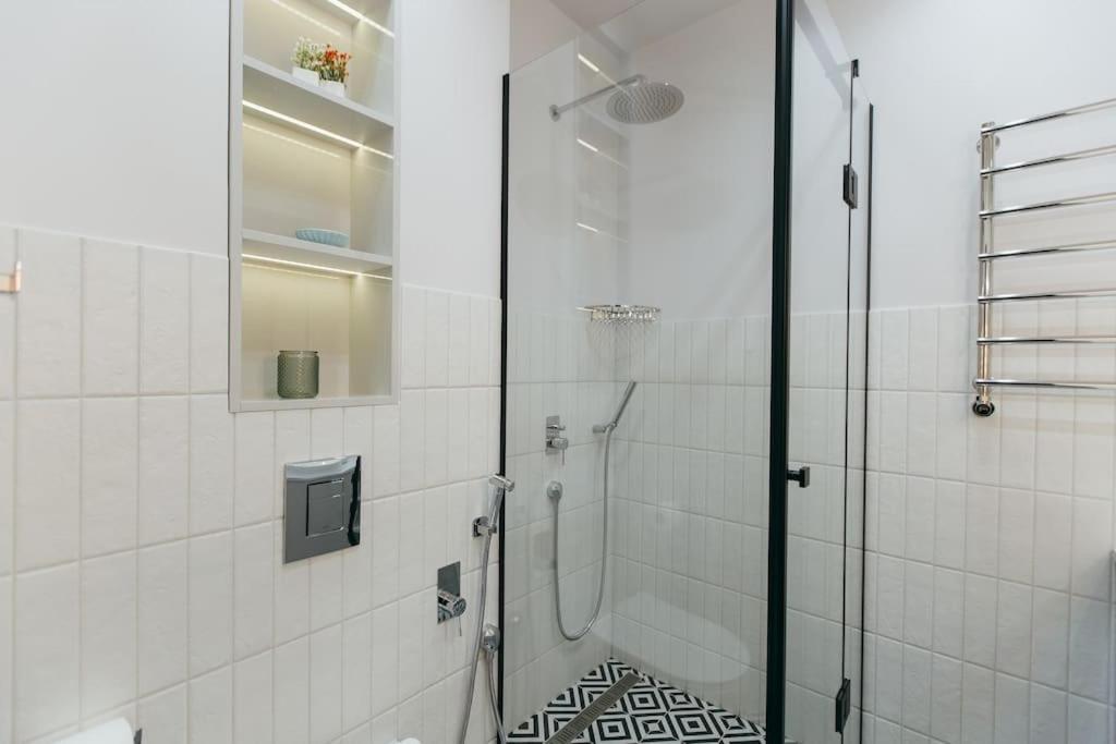 Atlant Luxury Apartments On Golovna Навпроти Тц Депот, Безконтактне Заселення Chernivtsi Εξωτερικό φωτογραφία